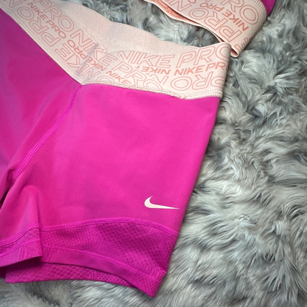 Nike Hot Pink Shorts & Top Workout Set size XS / Small Barbie gym set EUC girly - Picture 5 of 12